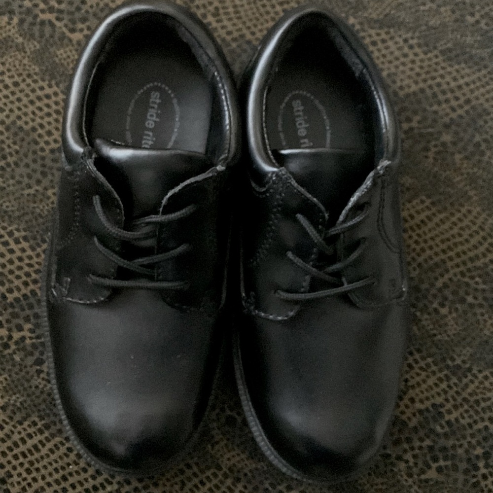 Boys Stride Rite black dress shoes size 12.5